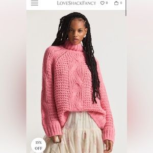 66% Alpaca, 34% Nylon
Hand Wash
Lay Flat To Dry